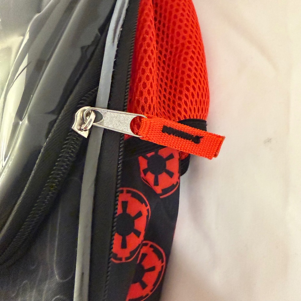 Star Wars Darth Vader 3D Molded Holographic Insulated Lunch Bag Black Red Empire - Picture 3 of 9